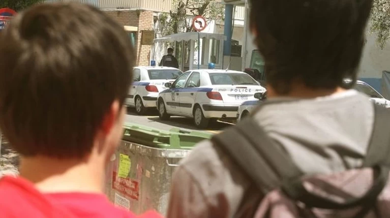 Συνελήφθησαν δύο ανήλικοι 14 και 15 χρόνων για ληστείες & κλοπές οχημάτων