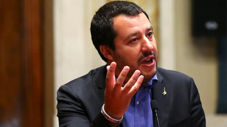 Σαλβίνι: Θα κόψω το ποσό που έχει εγκριθεί για τους μετανάστες