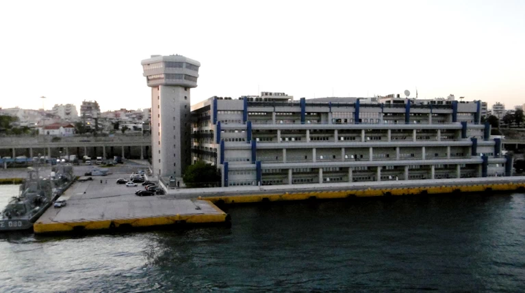 Κυλικεία χωρίς ταμειακή μηχανή μέσα στο ΥΕΝ