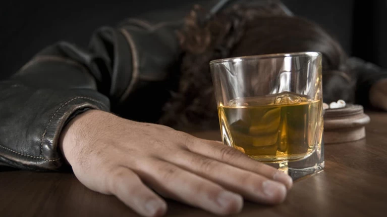 Ενας ακόμη ανήλικος στο νοσοκομείο μετά από κατανάλωση αλκοόλ