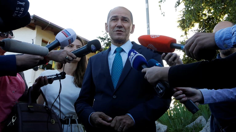 Πρωτιά του αντιμεταναστευτικού SDS στη Σλοβενία δείχνουν τα exit polls
