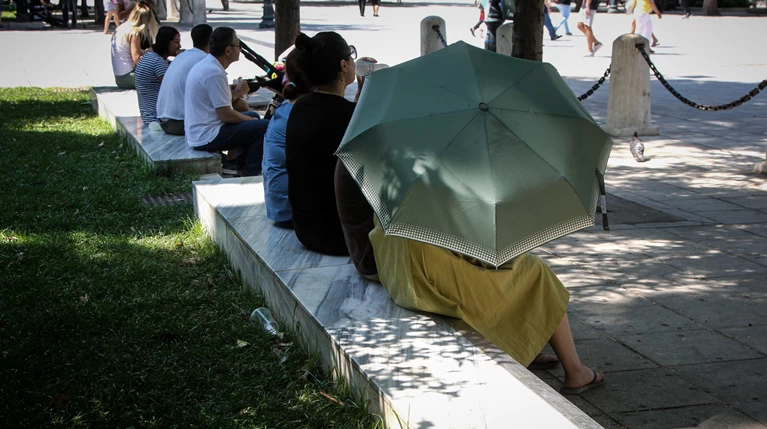 Ερχεται η πρώτη θερμή εισβολή για φέτος το καλοκαίρι