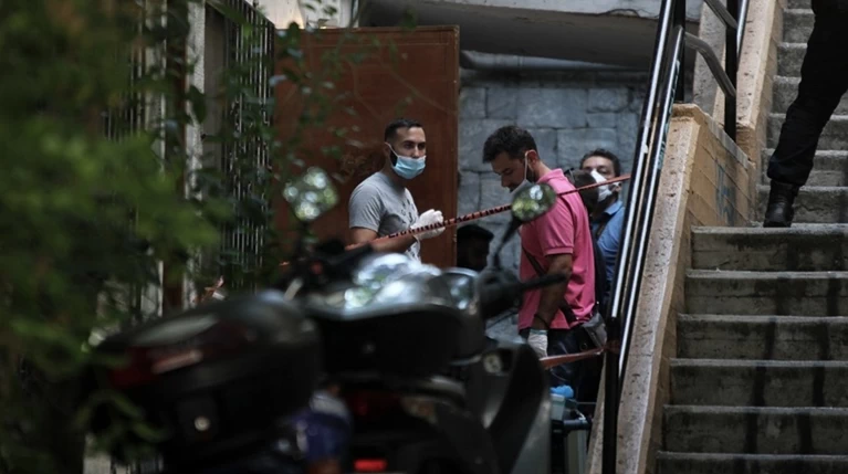 Πέθανε η 77χρονη που είχαν ληστέψει & βασανίσει στα Εξάρχεια