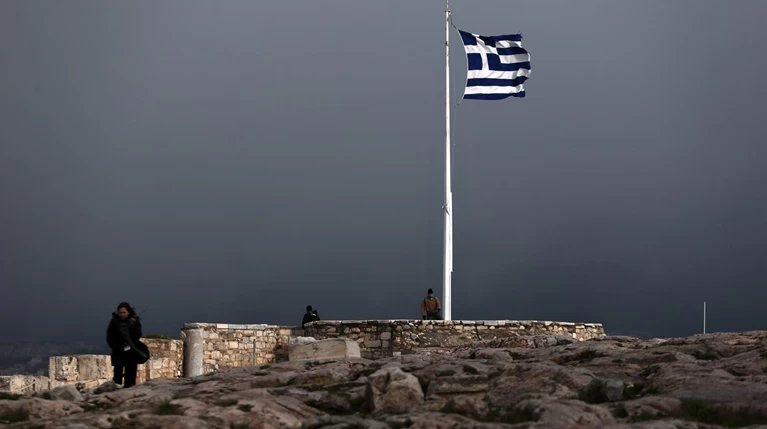 Xάσμα ΔΝΤ-Βερολίνου για το ελληνικό χρέος: Το βλέμμα στο EWG