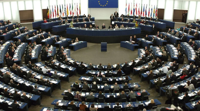Ολομέλεια στο Στρασβούργο, με φόντο τη σύνοδο κορυφής της ΕΕ