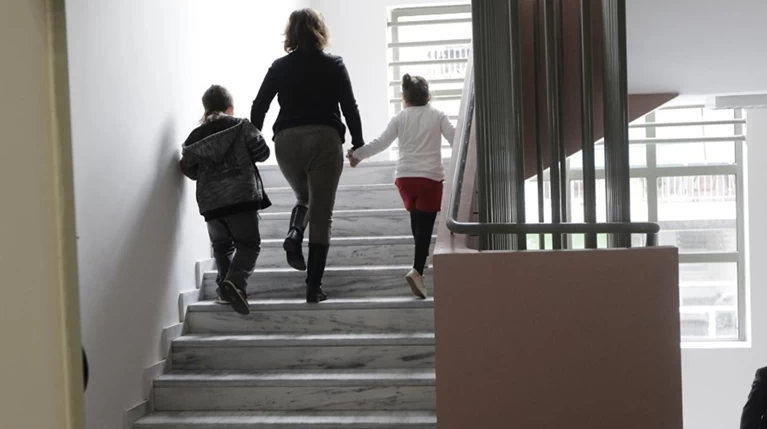 Γονέας επιτέθηκε σε παιδί με ειδικές ανάγκες σε σχολείο στην Κρήτη