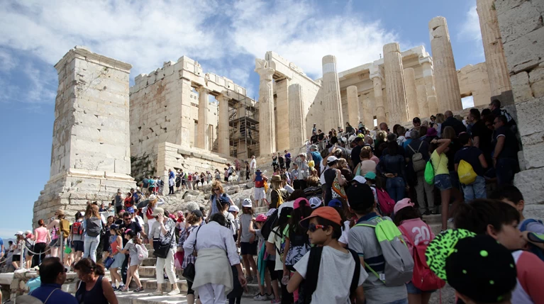 Νέες συλλήψεις για κλοπές σε βάρος τουριστών στην περιοχή της Ακρόπολης