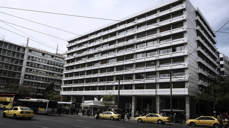 Έκανε VIP μεταφορές χωρίς άδεια και με υψηλές χρεώσεις