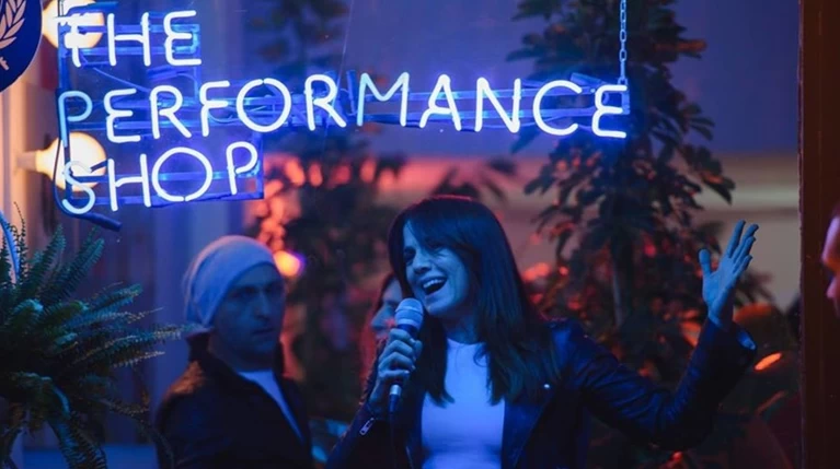 Ένα pop-up κατάστημα παραστάσεων ανοίγει στην Αθήνα