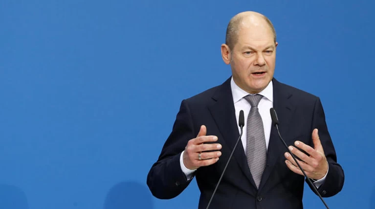 Σολτς στη SZ: Θα δοθεί «ακόμη κάτι μικρό» στην Ελλάδα