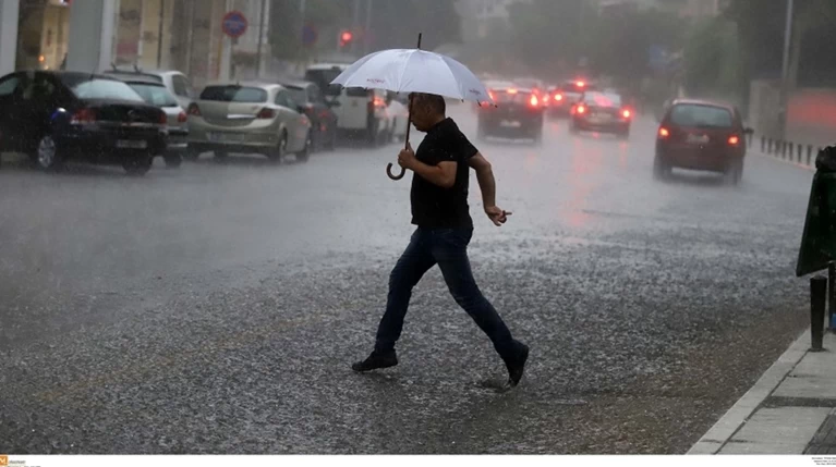 Αλλάζει ο καιρός - Βροχές, καταιγίδες και χαλάζι