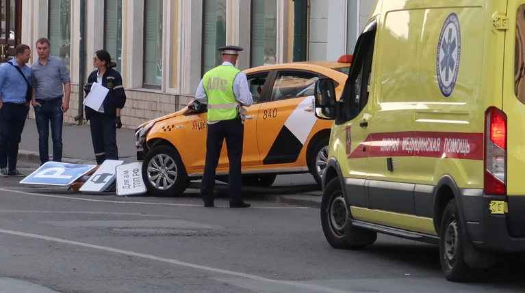 Ταξί έπεσε σε πεζούς στη Μόσχα - Επτά τραυματίες (φωτό)