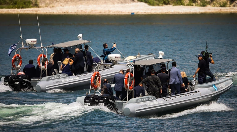 Σκόπια: Εκαψαν αυτοκίνητο κυβερνητικού που είχε παραστεί στις Πρέσπες