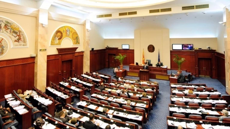Το κοινοβούλιο της ΠΓΔΜ επικυρώνει τη συμφωνία με την Ελλάδα