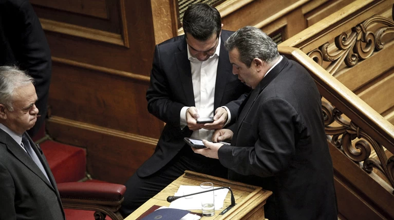 Νέα σύννεφα στη συγκυβέρνηση μετά τη συμφωνία των Πρεσπών