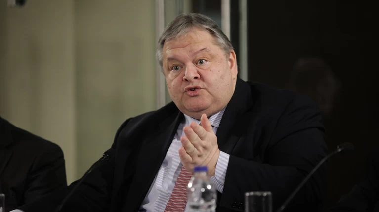 Βενιζέλος: Ο Τσίπρας αντί για γραβάτα, να φορέσει ...φιόγκο