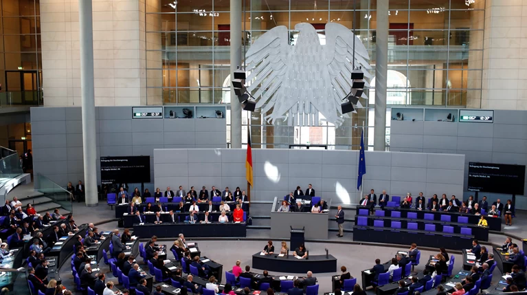 Την Παρασκευή στην Bundestag η απόφαση του Eurogroup για την Ελλάδα
