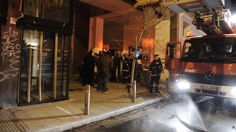 Έκρηξη από γκαζάκια σε πολυκατοικία της Καλαμαριάς