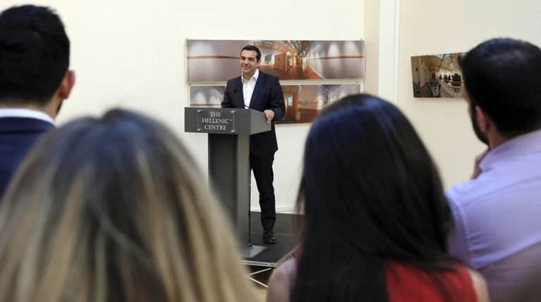 Συναντήσεις Τσίπρα στο Λονδίνο με Μέι, Κόρμπιν και παράγοντες του City