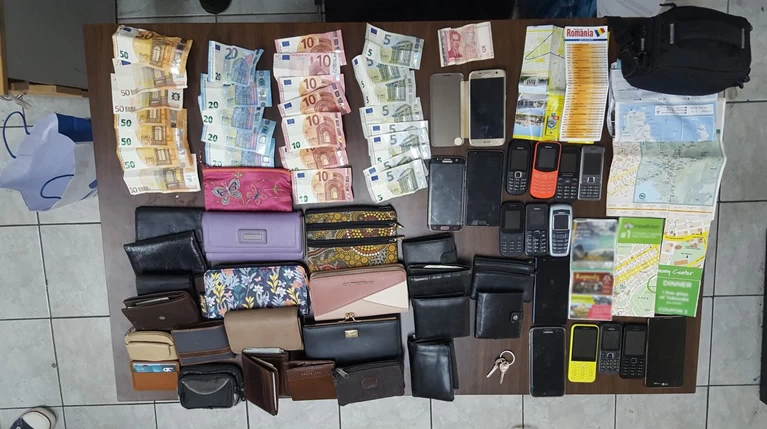 Μεγάλη σπείρα «πορτοφολάδων»: Συνελήφθησαν 30, αναζητούνται 21