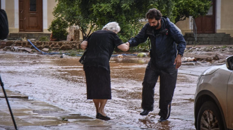 Μάνδρα: Δύο απόψεις, ένα πρόβλημα, κανένα έργο