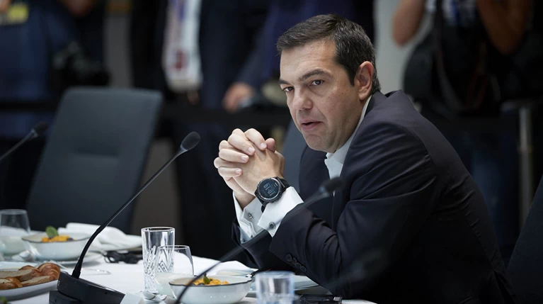Τσίπρας: Αναστέλλεται η αύξηση ΦΠΑ στα πέντε νησιά υποδοχής