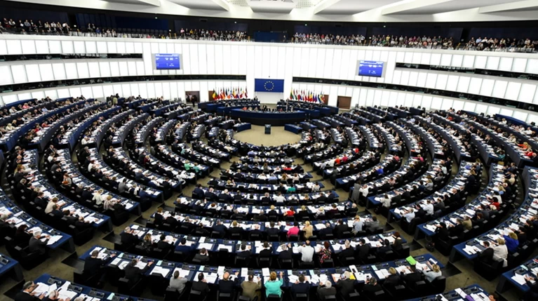 Προϋπολογισμός ΕΕ: Ευρωβουλευτές ζητούν παρεμβάσεις για νέους, ΜΜΕ, κλίμα
