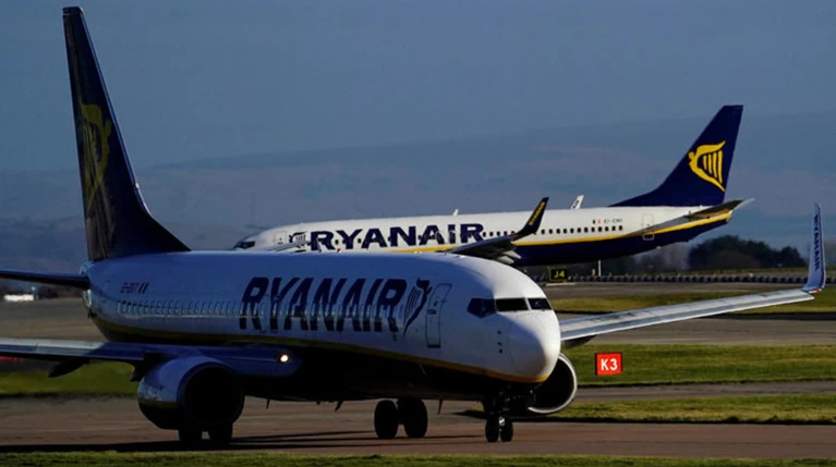 Aναγκαστική προσγείωση αεροσκάφους της Ryanair-33 στο νοσοκομείο