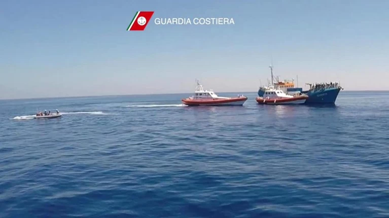 Το Βερολίνο θα δεχθεί 50 μετανάστες από τους 450 σε πλοία της Frontex
