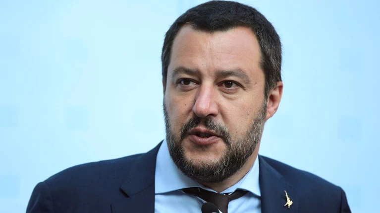 Επικριτικός Σαλβίνι για τις μεταναστευτικές ροές από την Τουρκία