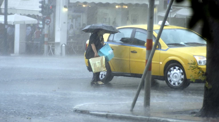 Συνεχίζονται και την Παρασκευή τα τοπικά μπουρίνια