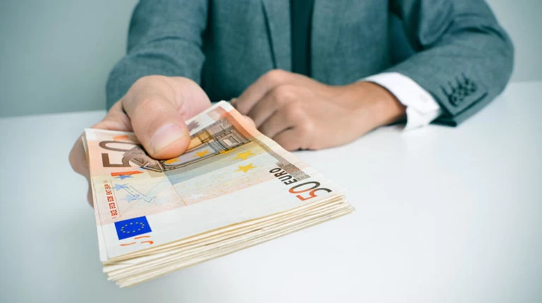 Πώς αμείβεται η αργία του Δεκαπενταύγουστου στον ιδιωτικό τομέα