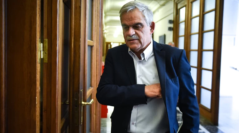 Τι σηματοδοτεί η παραίτηση Τόσκα- Το παρασκήνιο της αποχώρησης