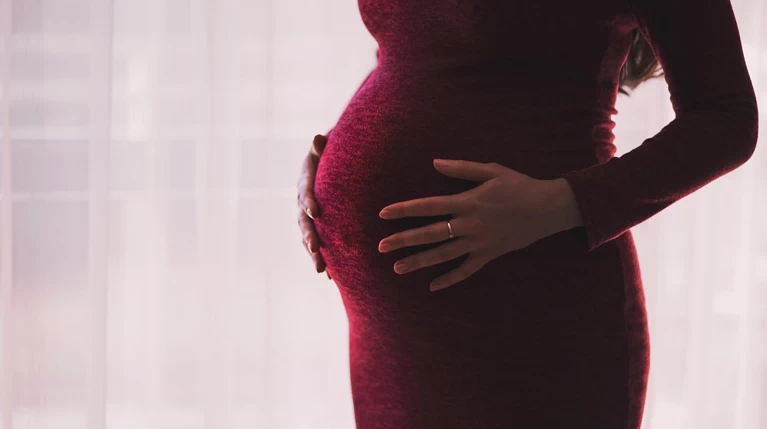 Στην Ελλάδα τα χαμηλότερα ποσοστά γεννήσεων εκτός γάμου στην ΕΕ