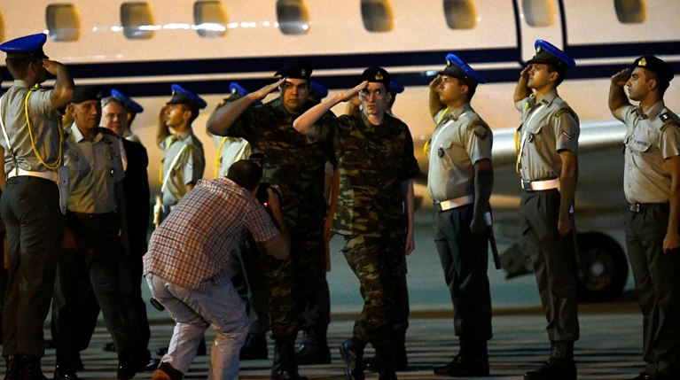 Διεθνή ΜΜΕ: Ο Ερντογάν, ο πάστορας & οι 2 έλληνες στρατιωτικοί