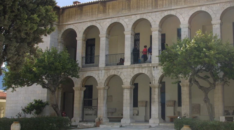 Αρχαιοφύλακες:Η έλλειψη κατάλληλης υποδομής ευνόησε τον βανδαλισμό στο Β&ΧΜ