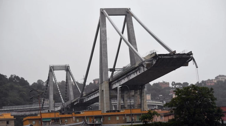Πέντε οι αγνοούμενοι από την κατάρρευση της γέφυρας στη Γένοβα