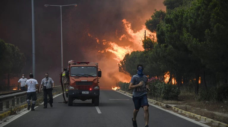 Πυρκαγιά Μάτι: Ούτε ένα πυροσβεστικό όχημα στην Πεντέλη το μοιραίο απόγευμα