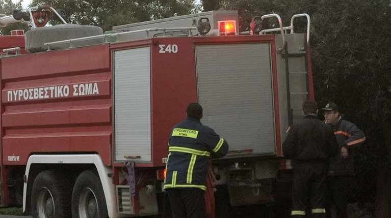 Αλυσόδεσαν 16χρονο σε στύλο στον Αγιο Κωνσταντίνο!