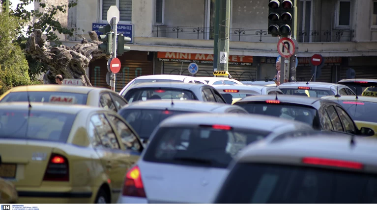 Εικόνες από την Αθήνα την ώρα του μπλακ άουτ