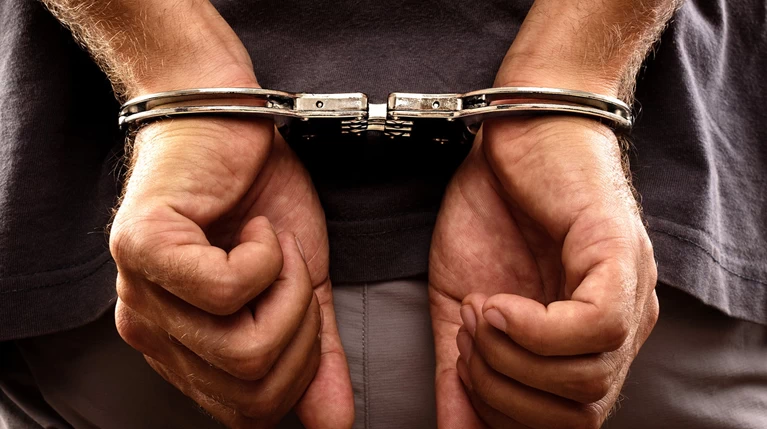 Σύλληψη 38χρονου για τη χθεσινή φωτιά στη Σαλαμίνα