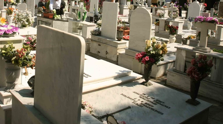 Κρήτη: Έκρυβε τα ναρκωτικά... στο νεκροταφείο