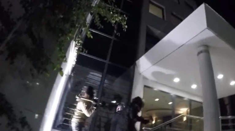 Επίθεση του "Ρουβίκωνα" στα γραφεία του ομίλου Μυτιληναίος