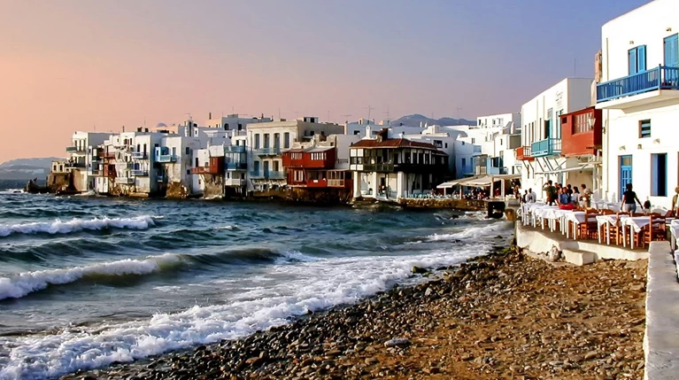 Χολιγουντιανή κλοπή 1,2 εκατ. δολ. με θύμα Σαουδάραβα πρίγκιπα στη Μύκονο