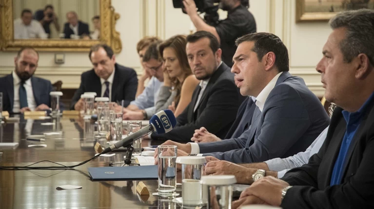 Το παρασκήνιο του ανασχηματισμού με καραμπόλες και εκπλήξεις