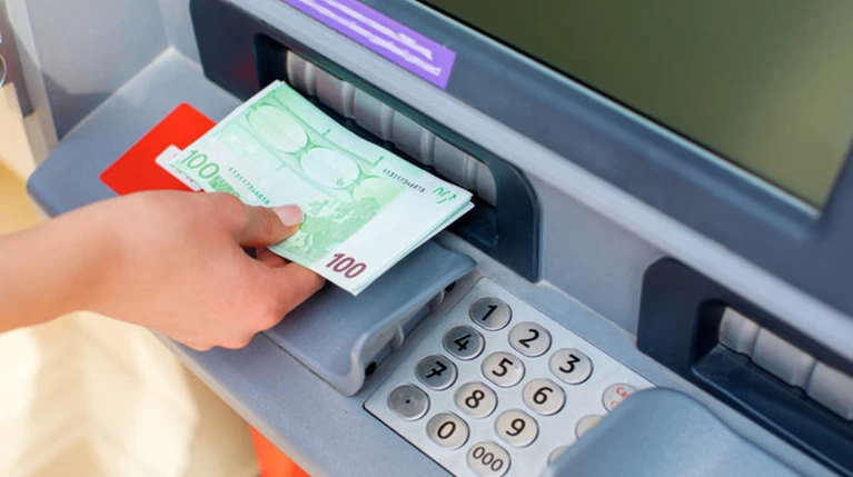 Τι αλλάζει από σήμερα μετά τη νέα χαλάρωση των capital controls