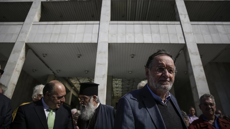 Νέα κλήση σε απολογία και νέες κατηγορίες σε βάρος του Παν. Λαφαζάνη.