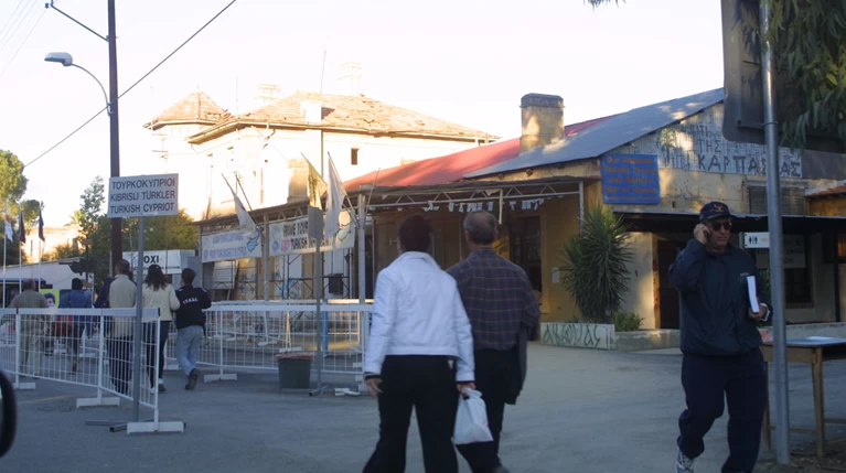 Ένταση στη νεκρή ζώνη μεταξύ Ελληνοκυπρίων & Τούρκων στρατιωτιωτών
