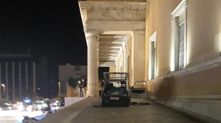 Ο οδηγός που "μπούκαρε" στη Βουλή είχε 1,30 αλκοόλ στο αίμα του!