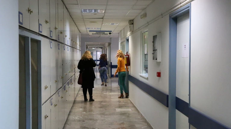 Ξυλοδαρμοί από συνοδούς ασθενών και επισκέπτες, καταγγέλλει η ΠΟΕΔΗΝ